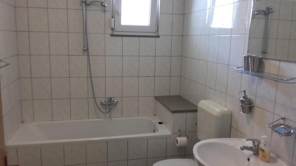 Apartment Max Omiš Extérieur photo